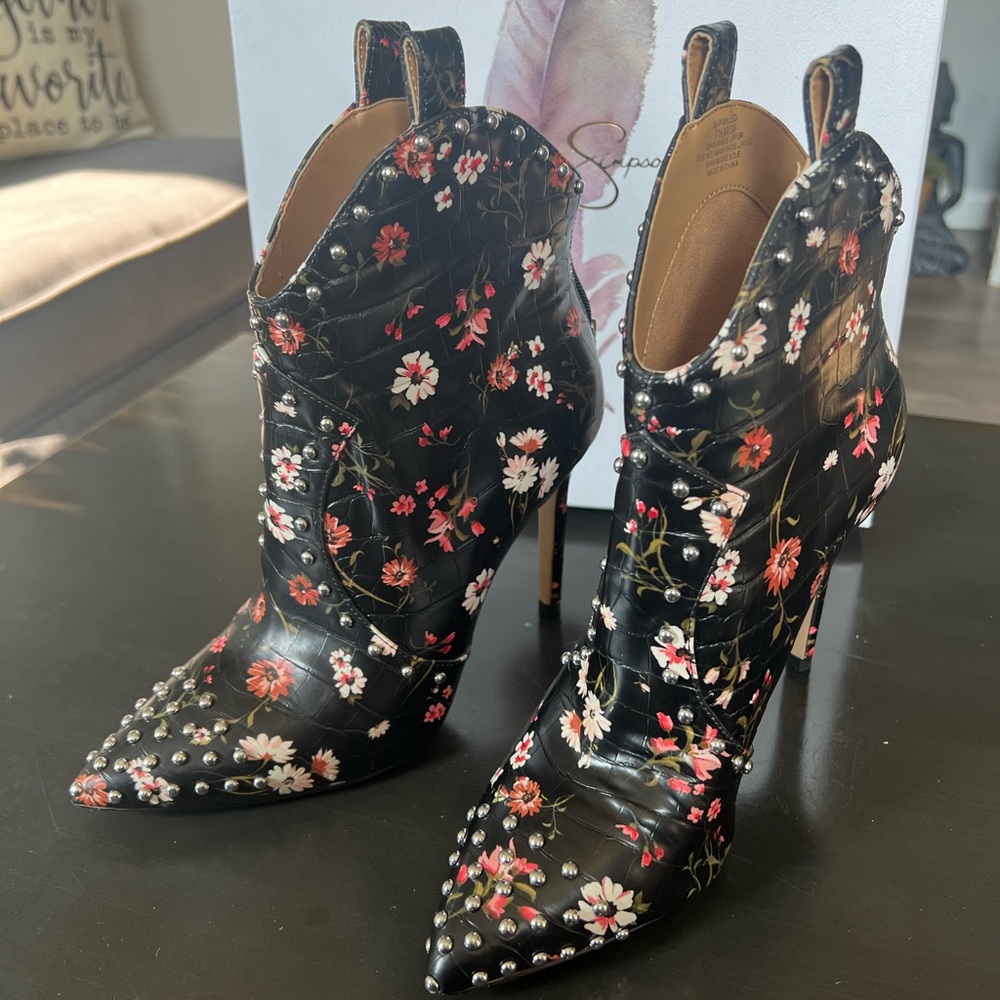 New with Box Jessica Simpson Floral Studded Booties
